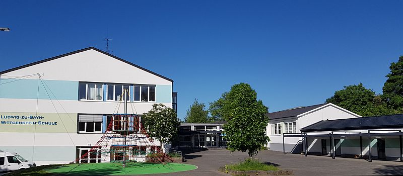 20260526 192648 Schule Pyramide
