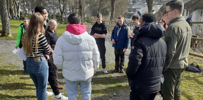 RiedeselBesuch am Friedhof